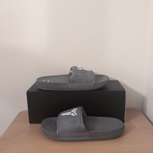 Sz 7 - NWT Kobe Offcourt Men's Slides, Sandal, Cool Grey IF2870-002